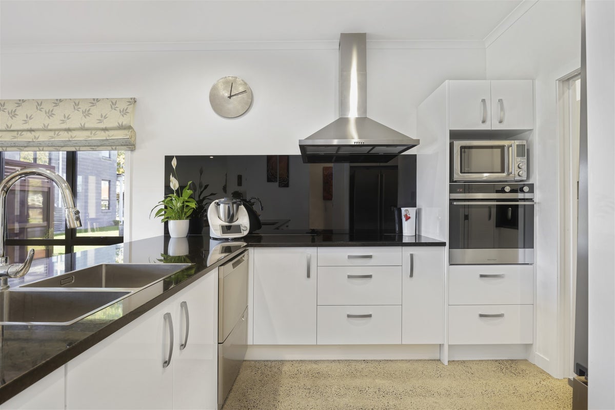 1/2 Shakespeare Avenue, Enderley, Hamilton - Carousel 2