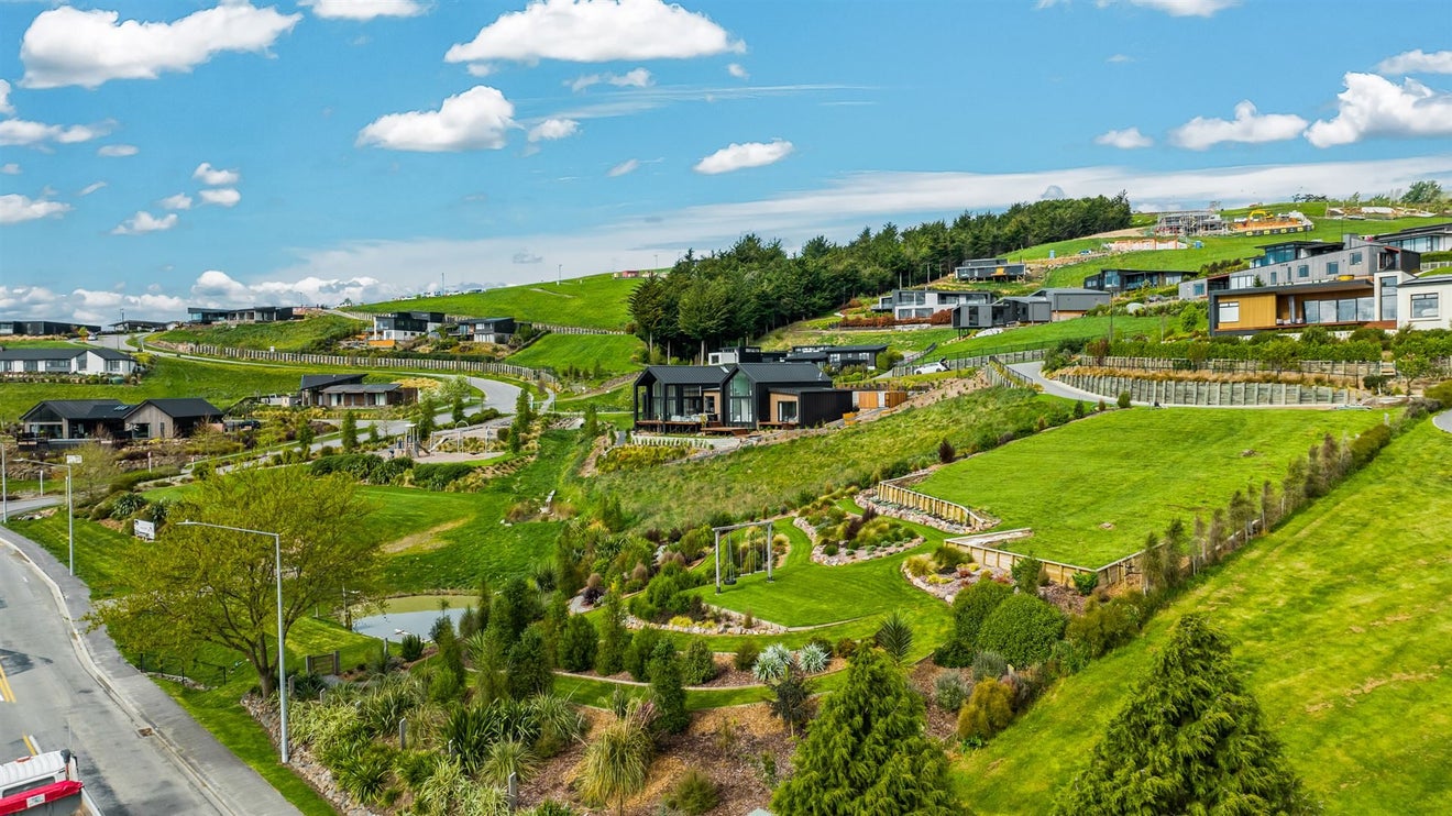 8 Redmund Spur Road, Kennedys Bush, Christchurch - Carousel 21