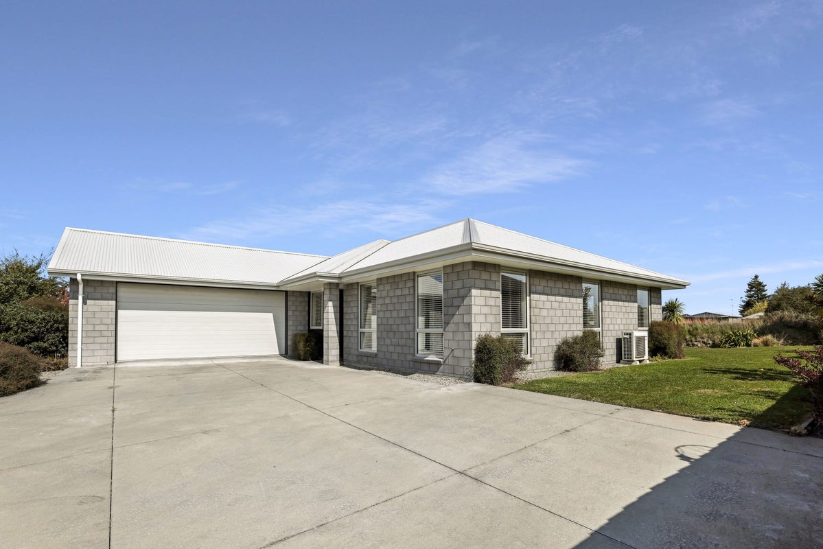 38 Braebrook Drive, Netherby, Ashburton - Carousel 1