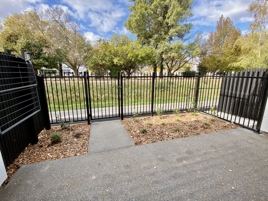 4/27 Harewood Road, Papanui, Christchurch - Carousel 1