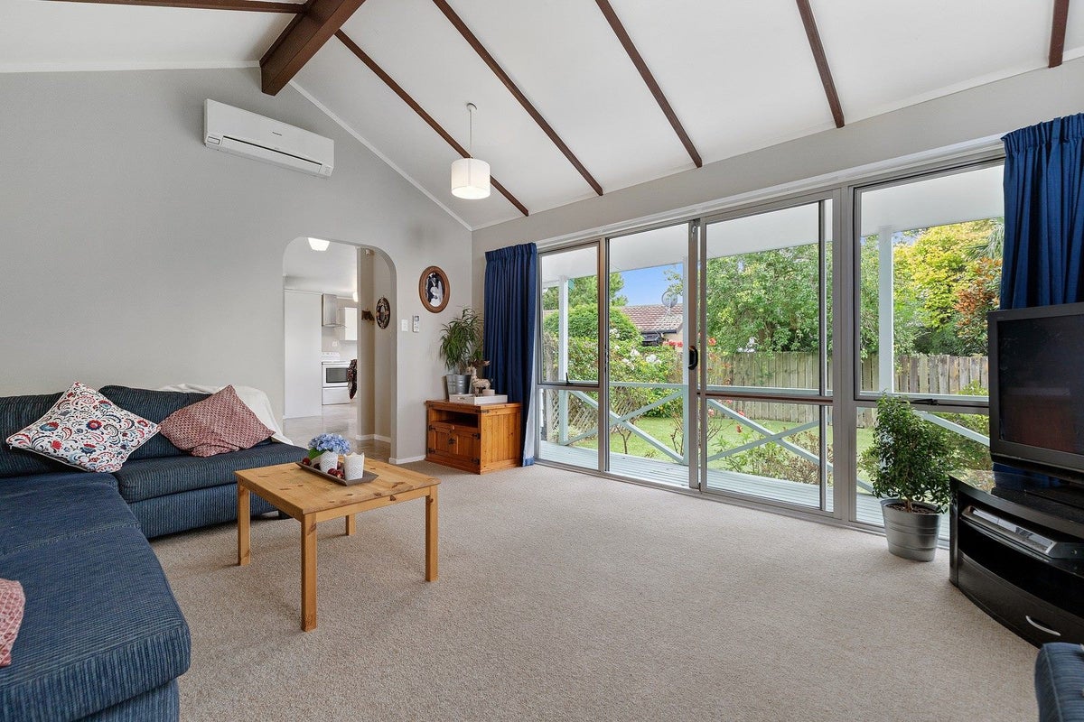 6 Cowen Place, Chartwell, Hamilton - Carousel 2