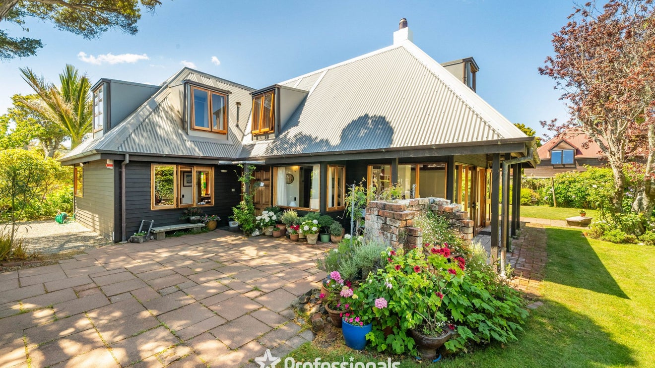 106 Epuni Street, Epuni, Lower Hutt - Carousel 1