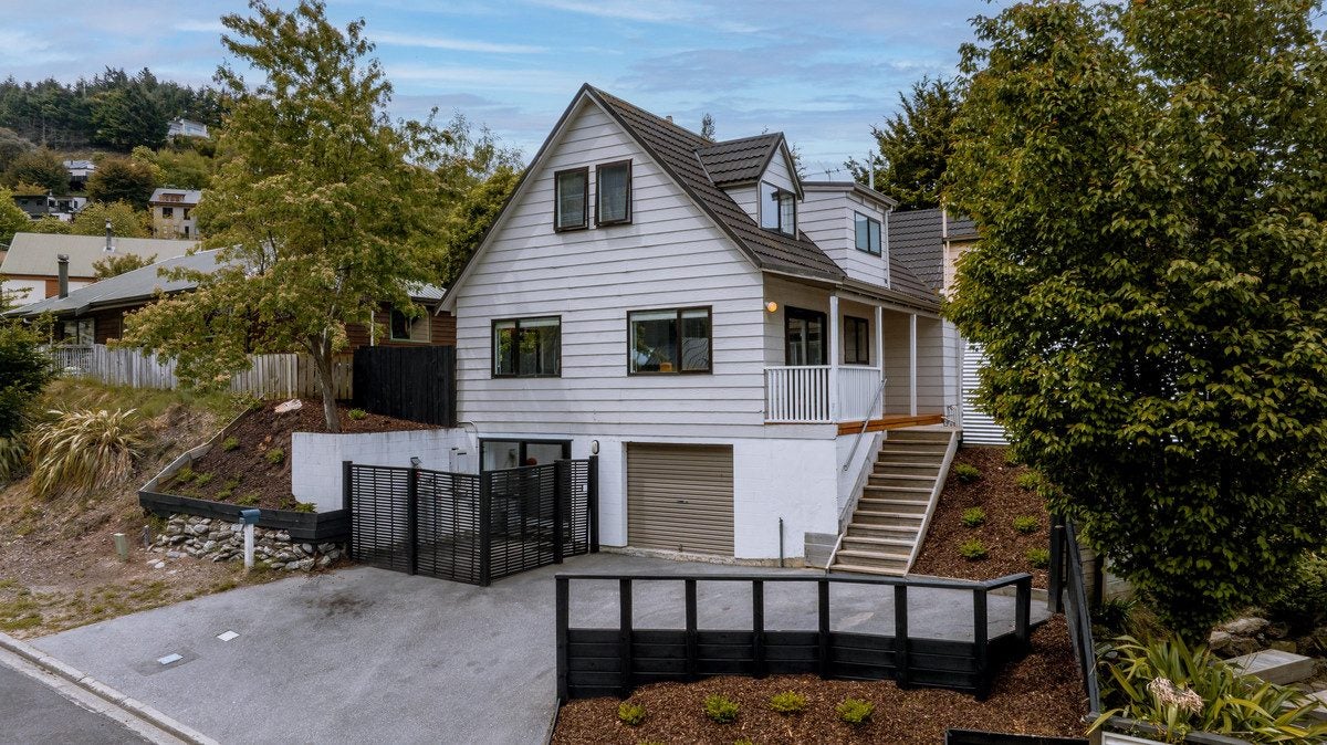 15A Williams Street, Sunshine Bay, Queenstown - Carousel 2