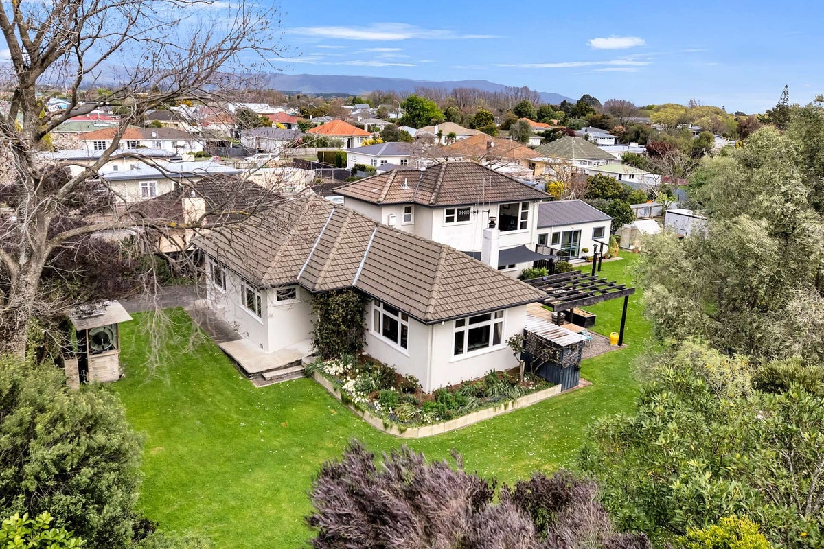 68 Seddon Street, Takaro, Palmerston North - Carousel 2