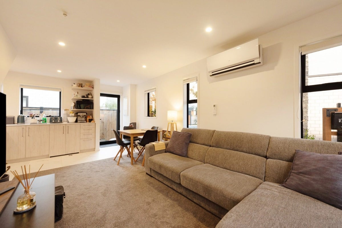 2/3 Johnston Grove, Taita, Lower Hutt - Carousel 1