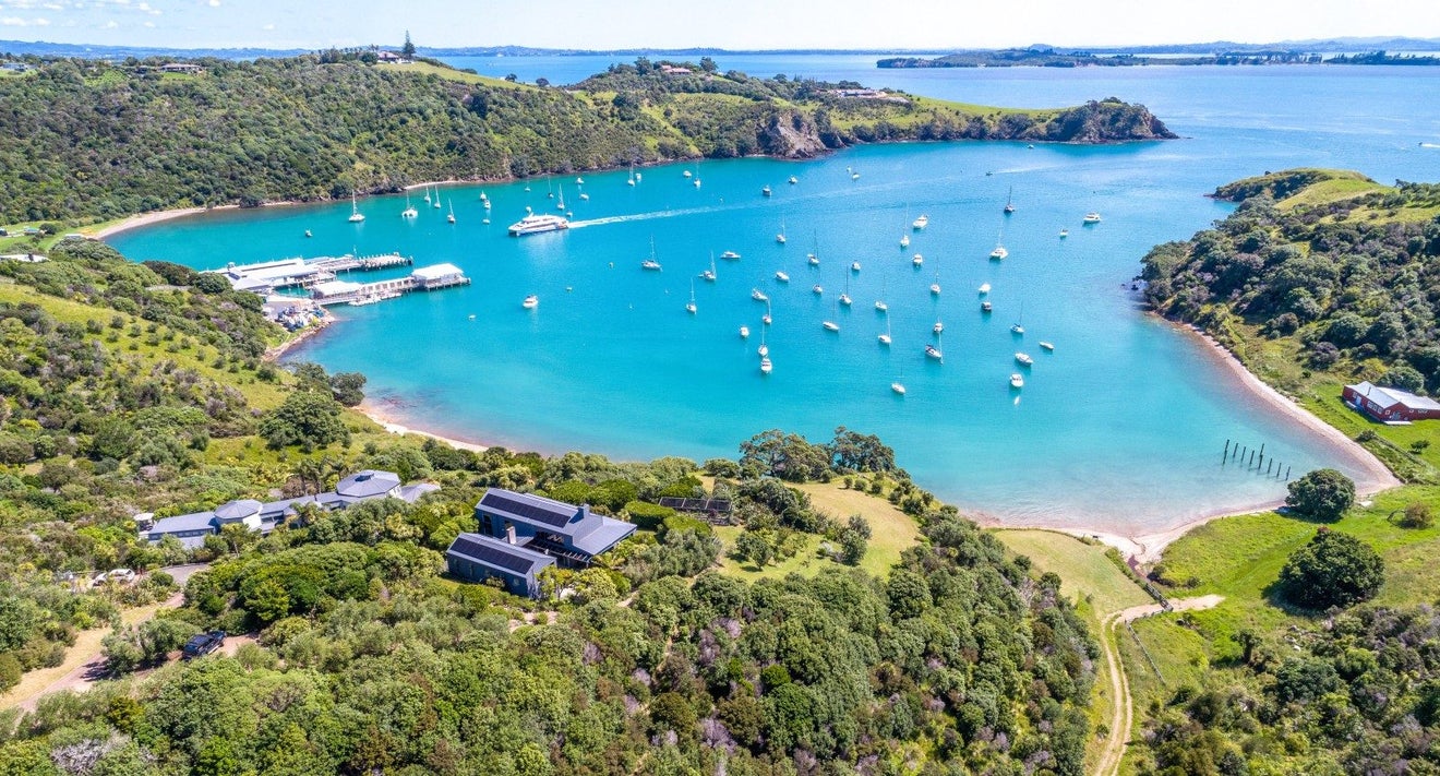 122 Delamore Drive, Oneroa, Waiheke Island - Carousel 1