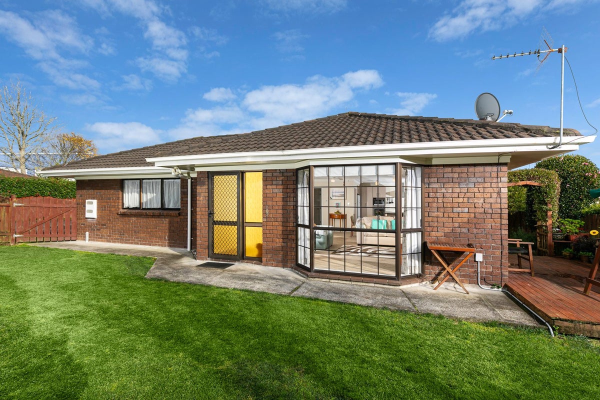 4/66 Rathgar Road, Henderson, Auckland - Carousel 2