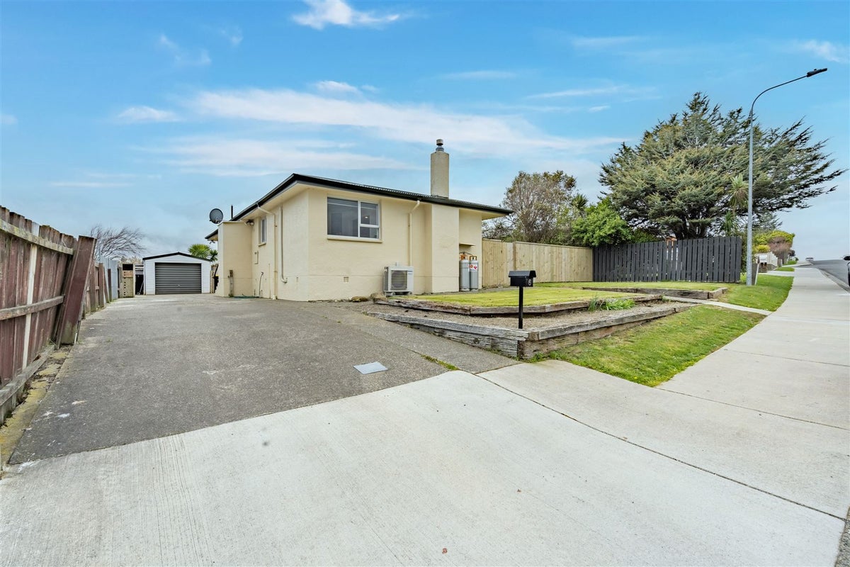 6 Milford Street, Heidelberg, Invercargill - Carousel 1