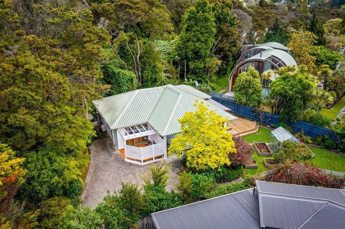 60A Kaurilands Road, Titirangi, Auckland - Carousel 1