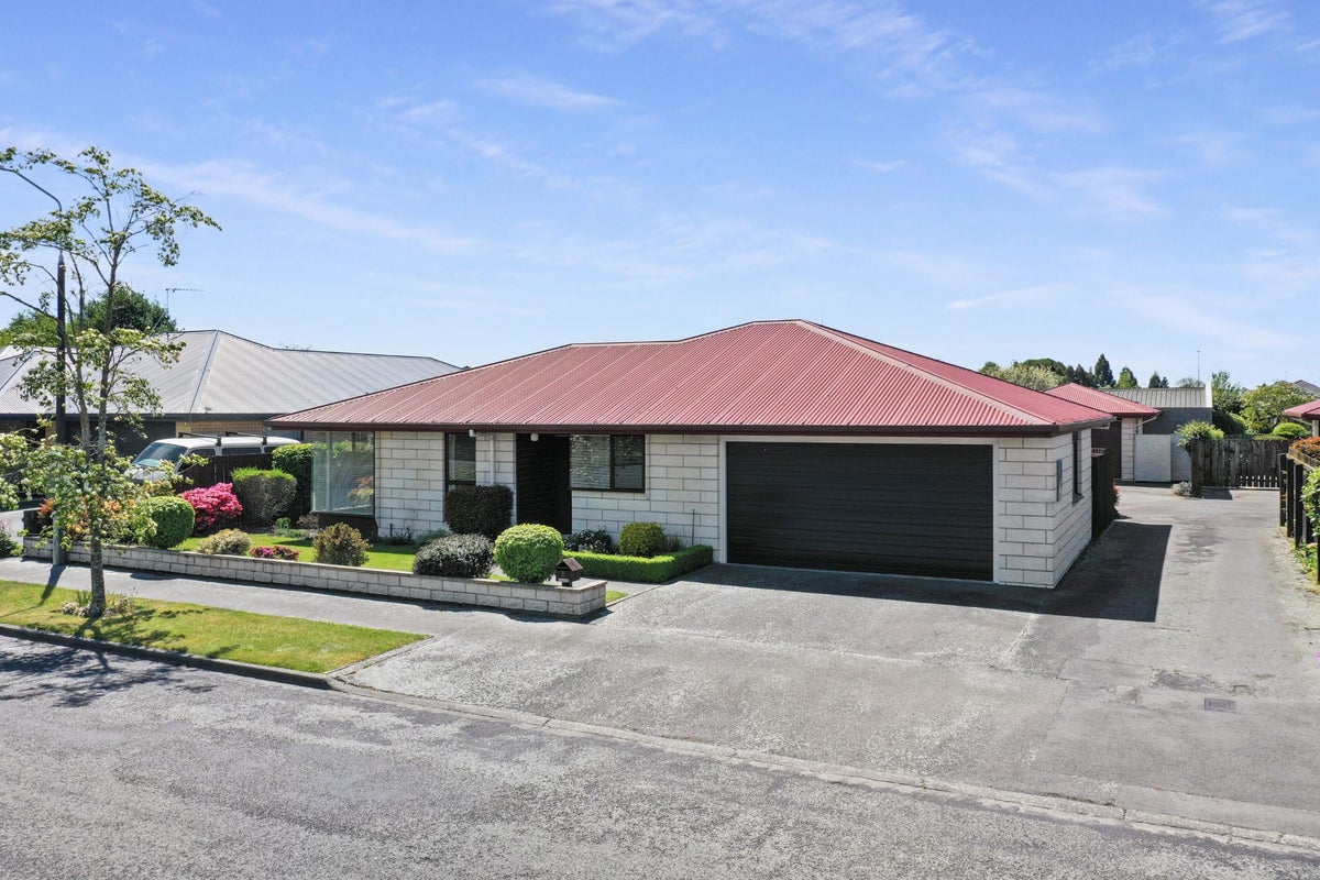 8 Reighton Drive, Allenton, Ashburton - Carousel 1