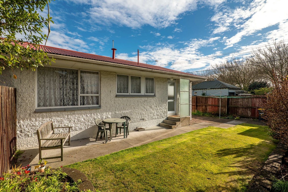 1/582 Gloucester Street, Linwood, Christchurch - Carousel 1
