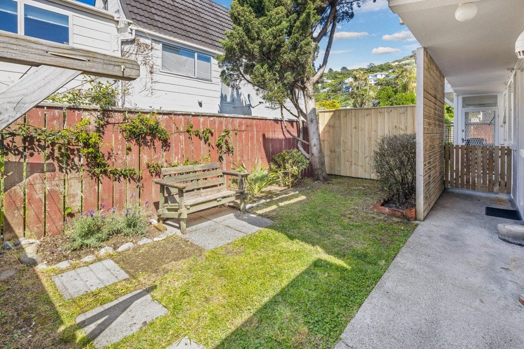 7/72 Freyberg Street, Lyall Bay, Wellington - Carousel 1