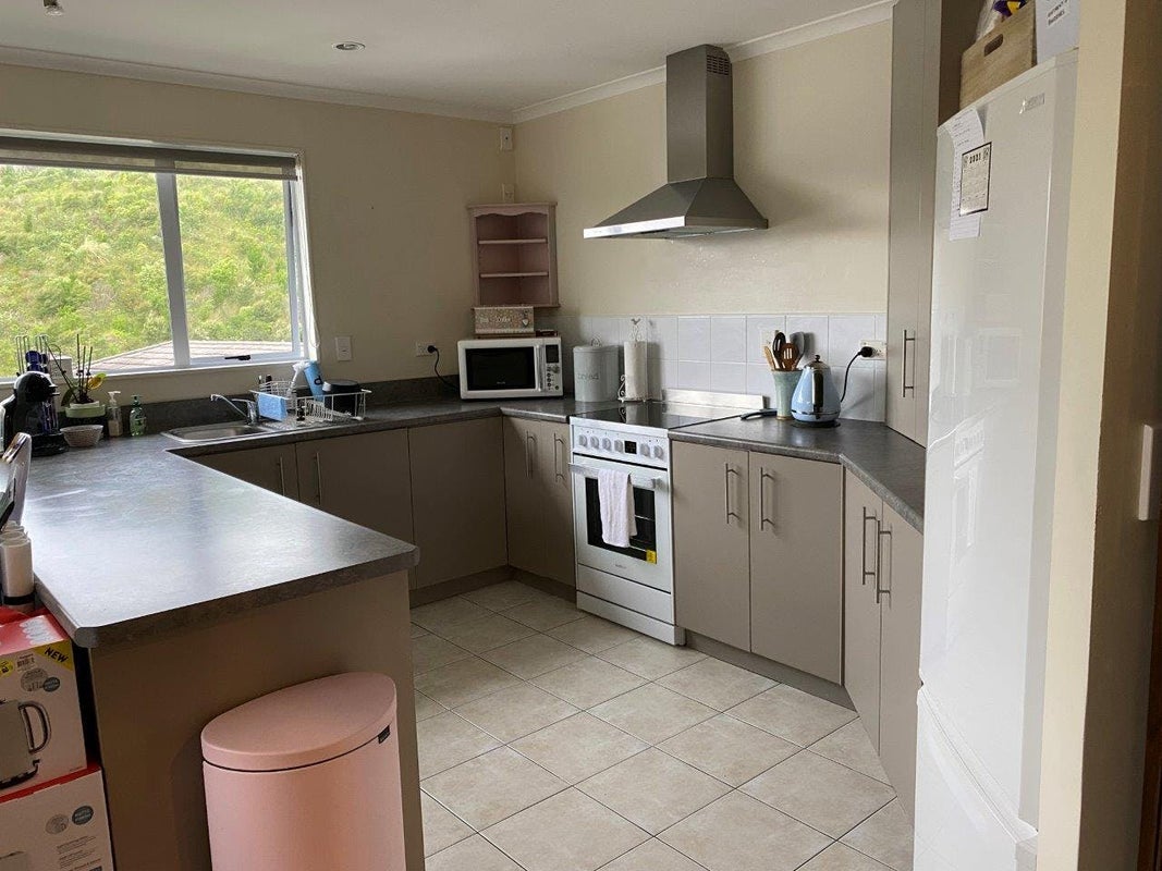 4 Abbey Way, Whitby, Porirua - Carousel 2