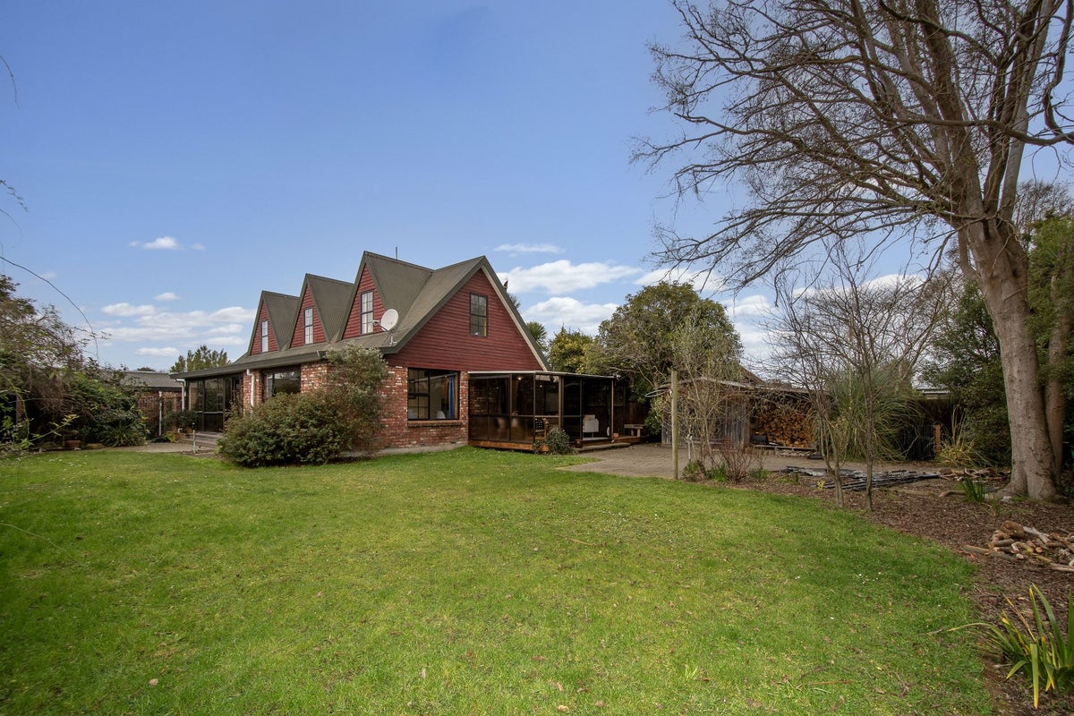 41 Gibbs Drive, Woodend, Woodend - Carousel 24