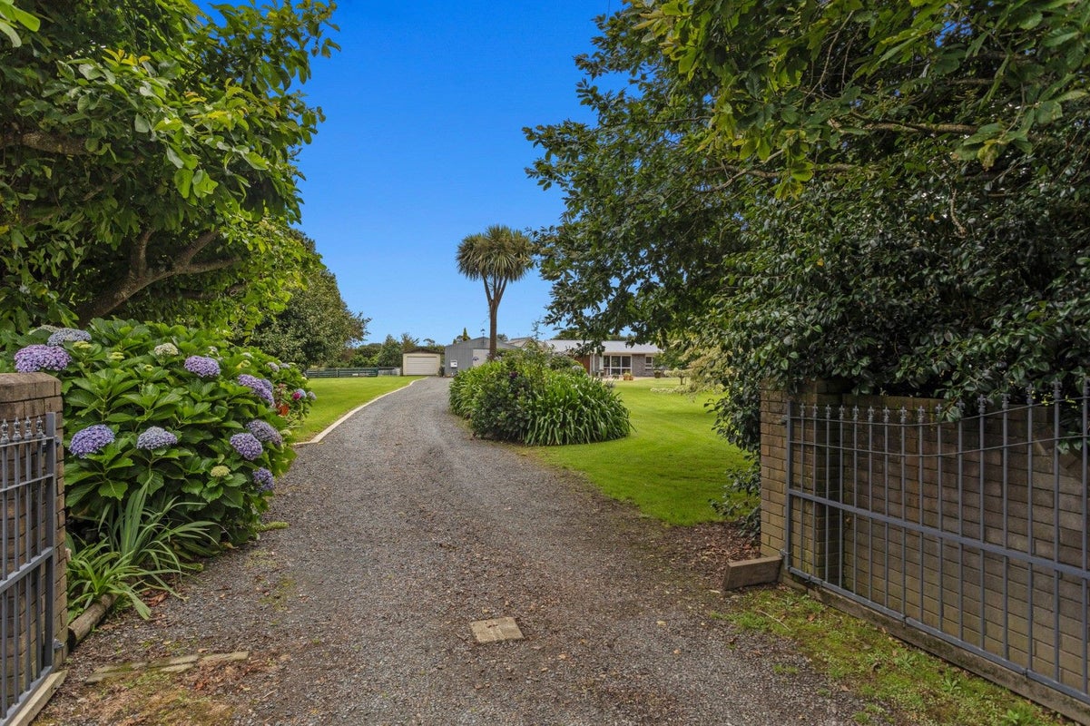 18 Station Road, Poroporo, Whakatane - Carousel 25