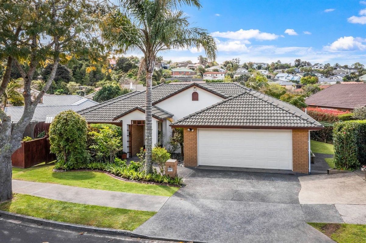 4 Phoebe Meikle Place, Torbay, Auckland - Carousel 1