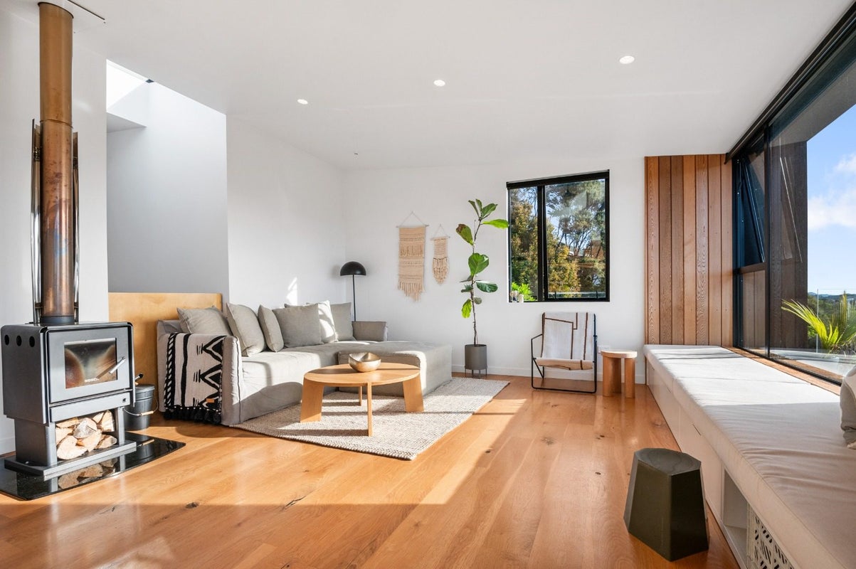 9 Pacific Parade, Surfdale, Waiheke Island - Carousel 2