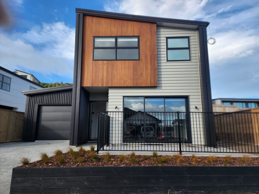 4A Kaiaho Close, Aotea, Porirua - Carousel 1