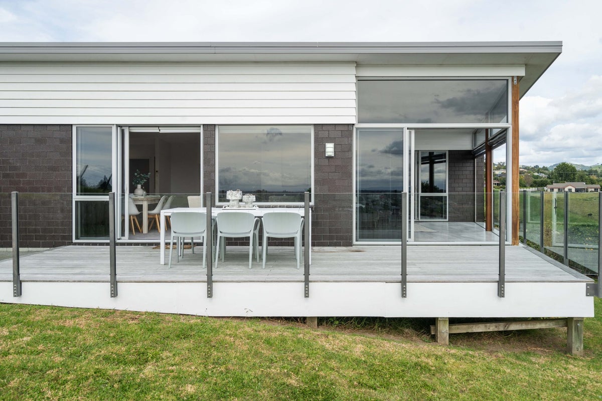 22 Raptor Way, Welcome Bay, Tauranga - Carousel 2