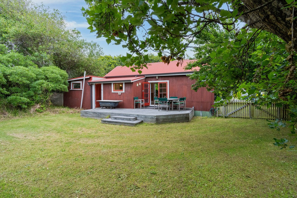 21 Shortt Street, Foxton Beach, Foxton - Carousel 2