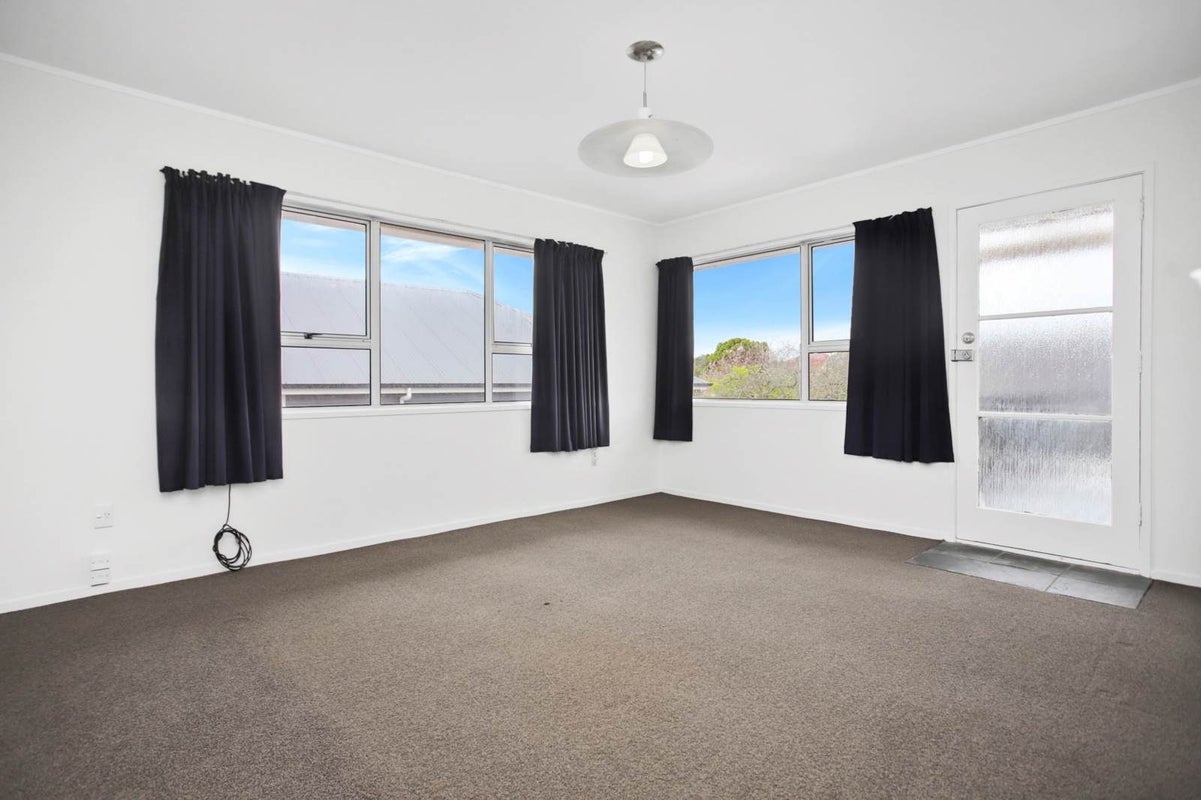 2/24 Tranmere Road, Sandringham, Auckland - Carousel 2