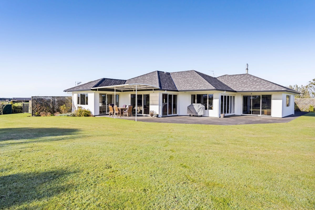 399 Brookes Road, Stratford, Stratford, Taranaki - Carousel 2
