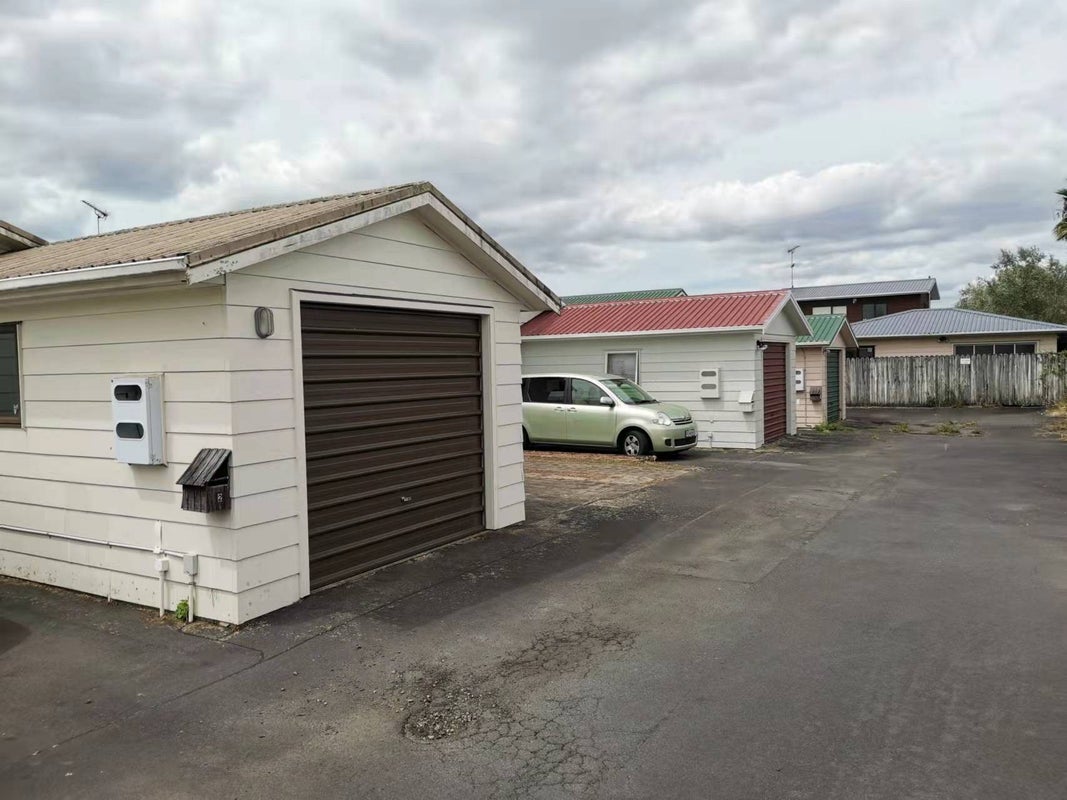2 Italia Grove, Mount Wellington, Auckland - Carousel 1