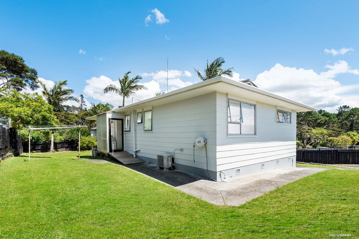 31 Allington Road, Massey, Auckland - Carousel 2