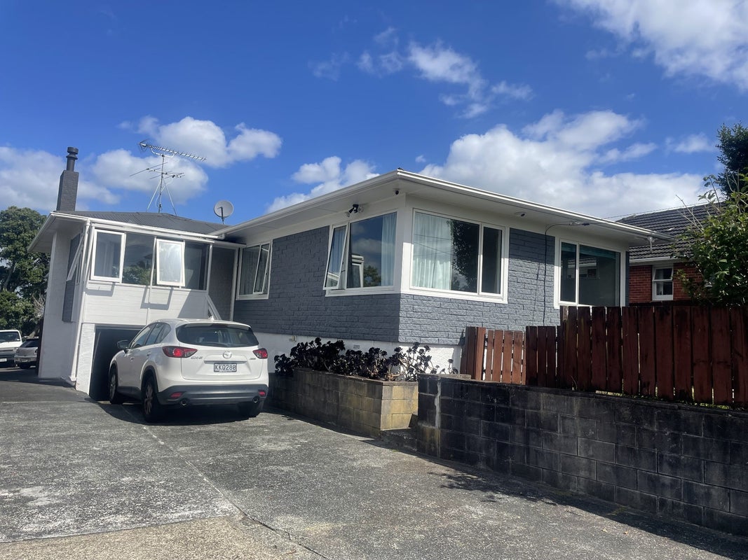 1/213 Sunnynook Road, Wairau Valley, Auckland - Carousel 1