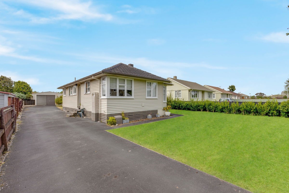 5 Croall Crescent, St Andrews, Hamilton - Carousel 1