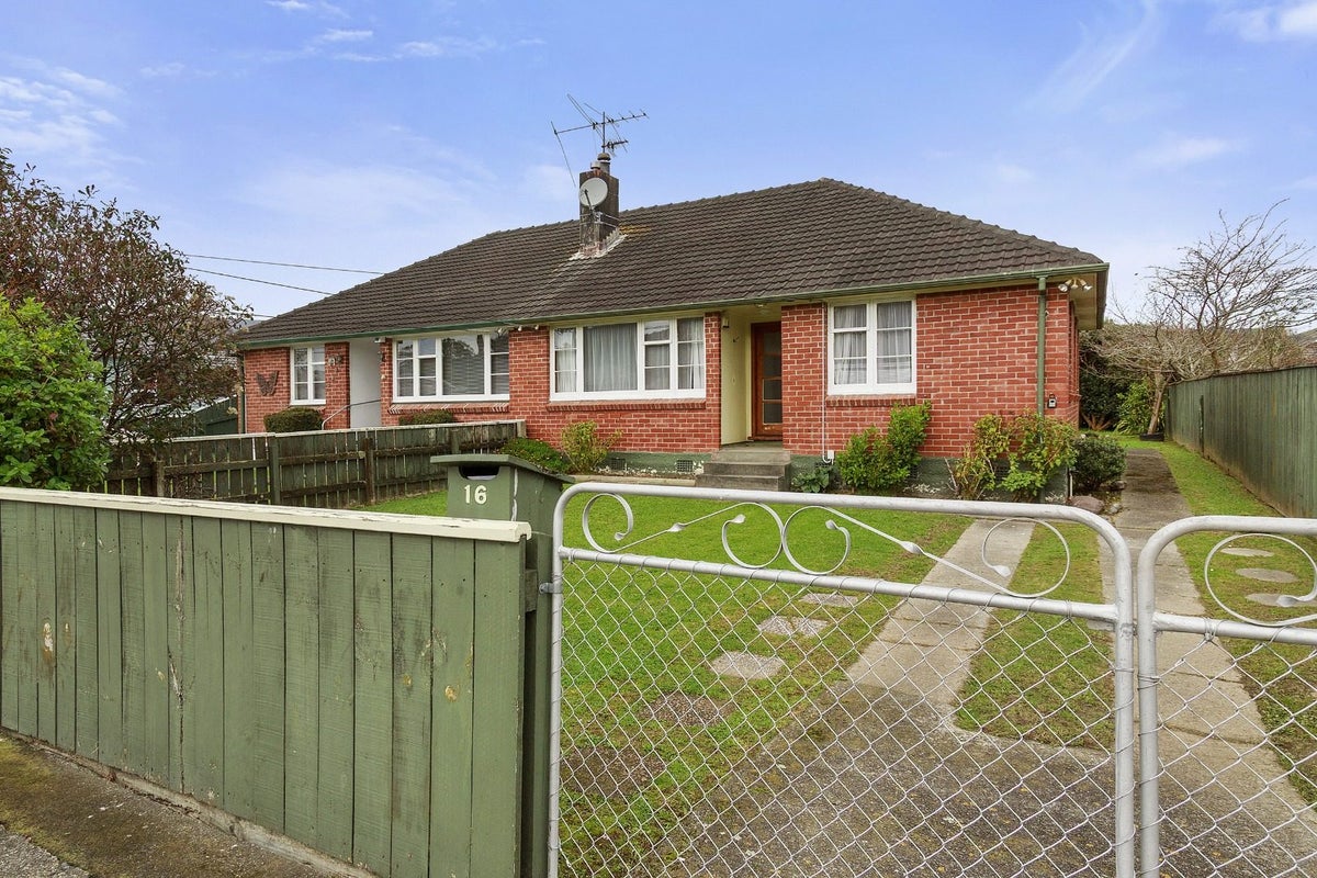 16 Hazel Street, Ebdentown, Upper Hutt - Carousel 1