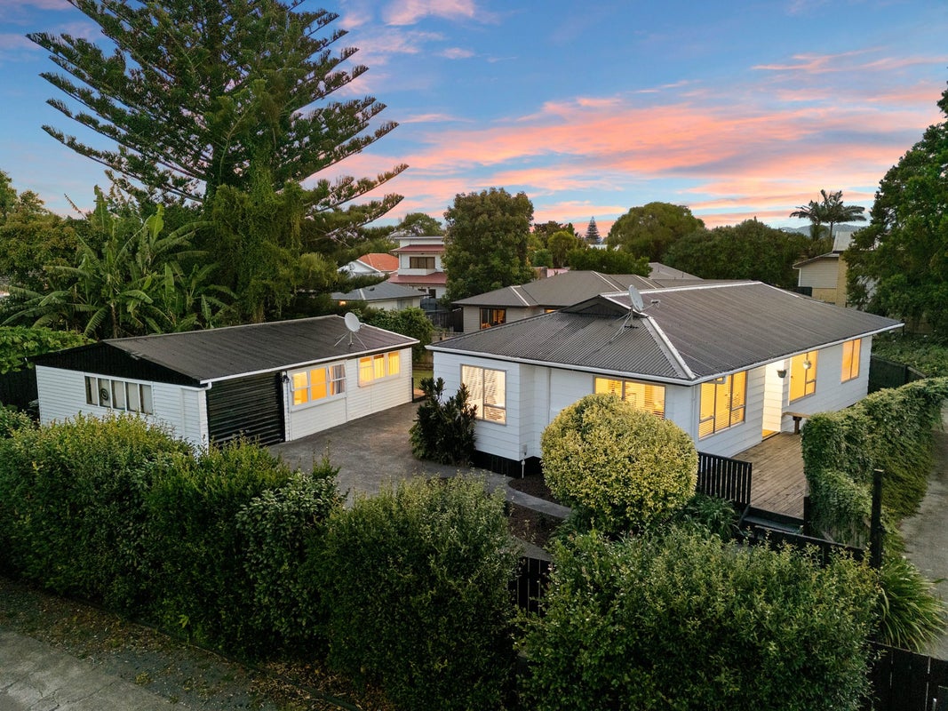 95 Fonteyn Street, Avondale, Auckland - Carousel 1
