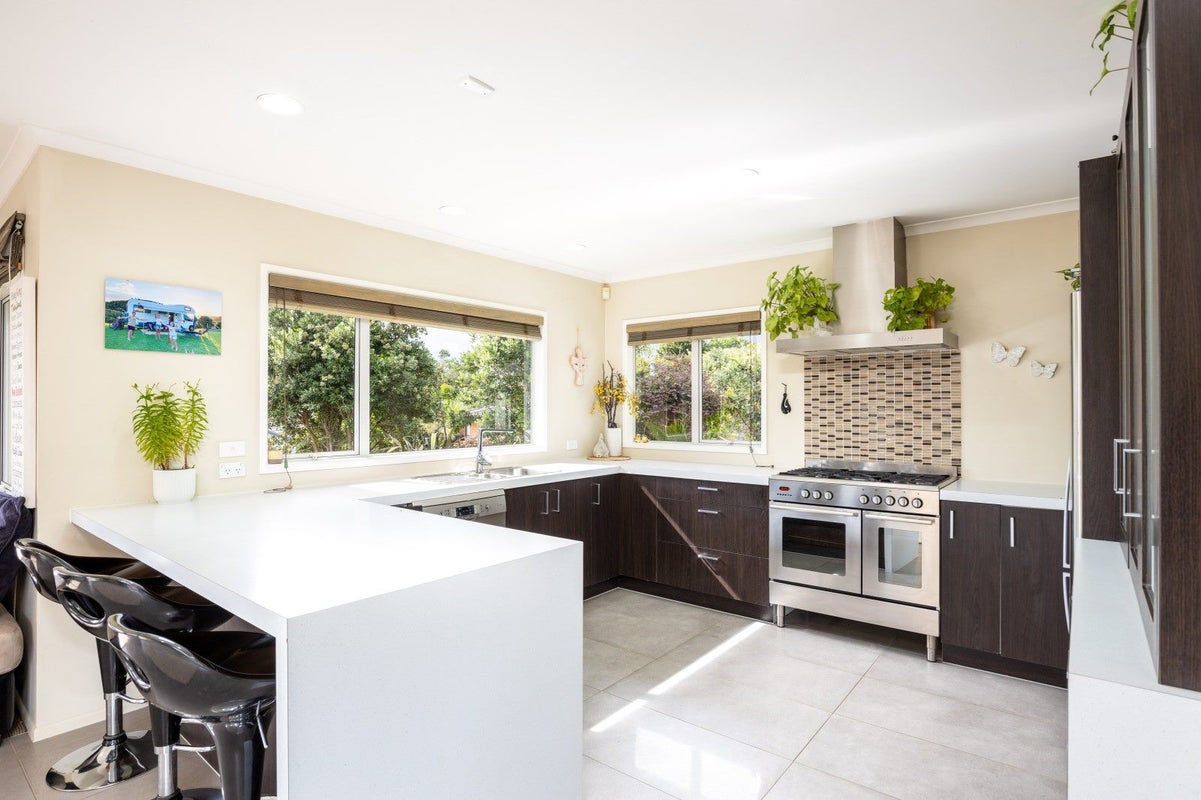 71 Karamea Street, Whalers Gate, New Plymouth - Carousel 2