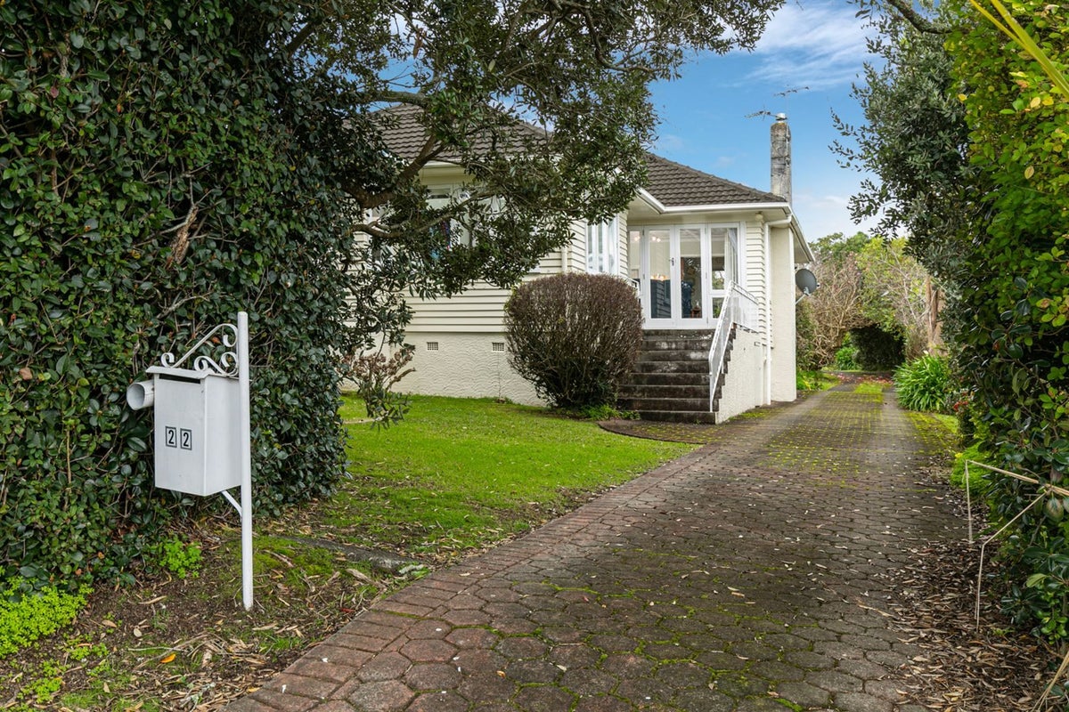 22 Brandon Road, Glen Eden, Auckland - Carousel 48