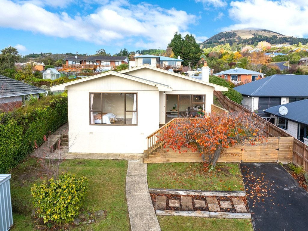 12 Clyde Street, Kinmont Park, Mosgiel - Carousel 1