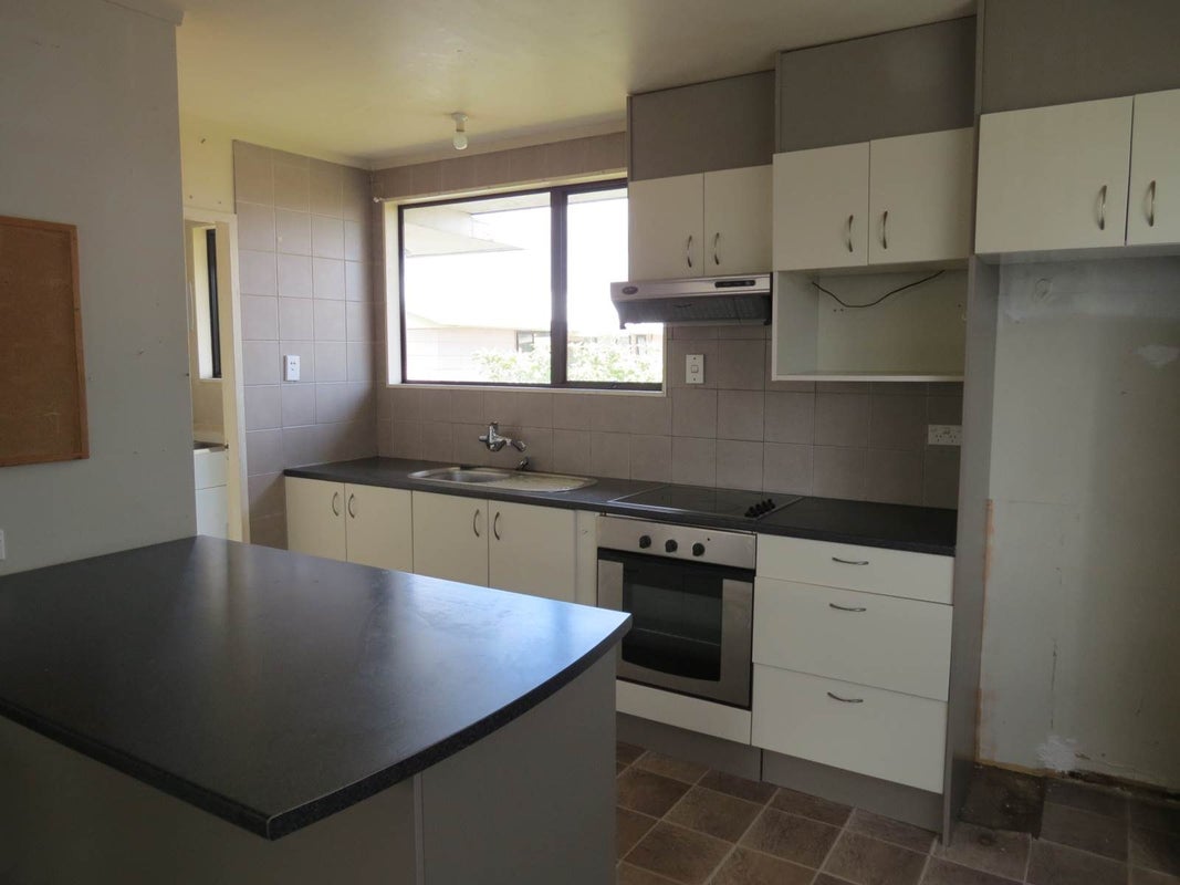 2/56 Redcrest Avenue, Red Hill, Papakura - Carousel 1