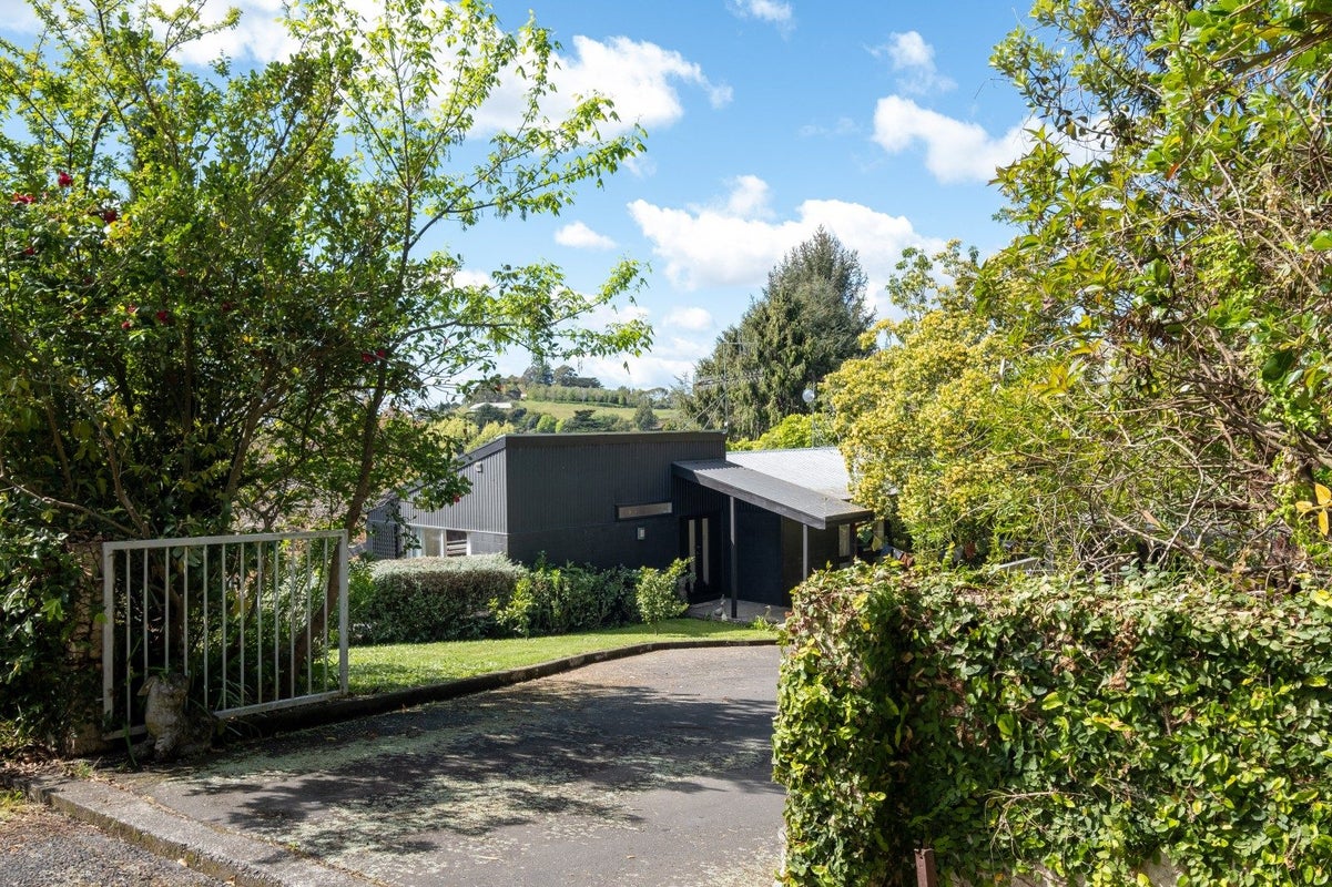 14 Ballantyne Place, Poraiti, Napier - Carousel 1