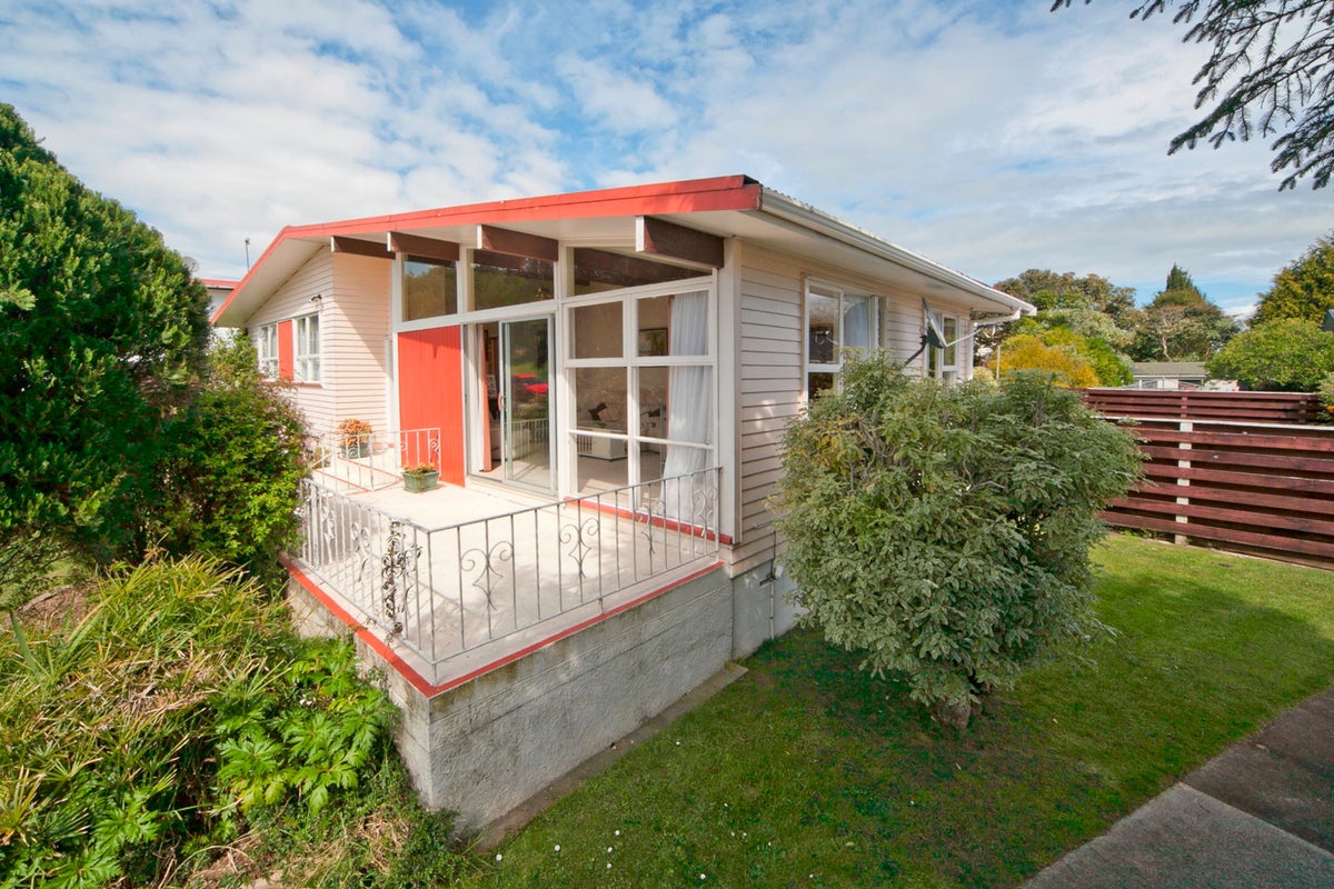 4 Maynard Place, Mangere Bridge, Auckland - Carousel 15