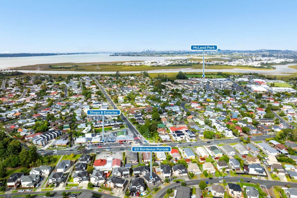 23 Bordeaux Parade, Te Atatu South, Auckland - Carousel 24