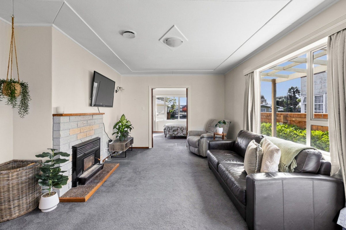 8 Barton Avenue, Marewa, Napier - Carousel 2