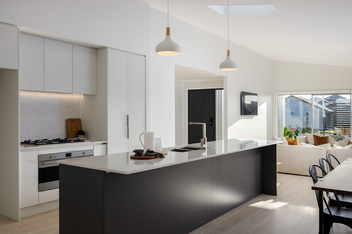 4 Overton Street, Rototuna North, Hamilton - Carousel 2