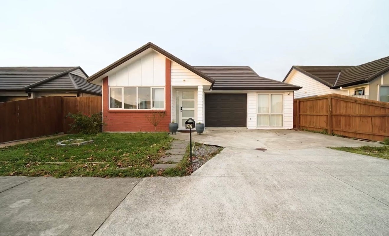 27 Matata Drive, Takanini, Auckland - Carousel 1