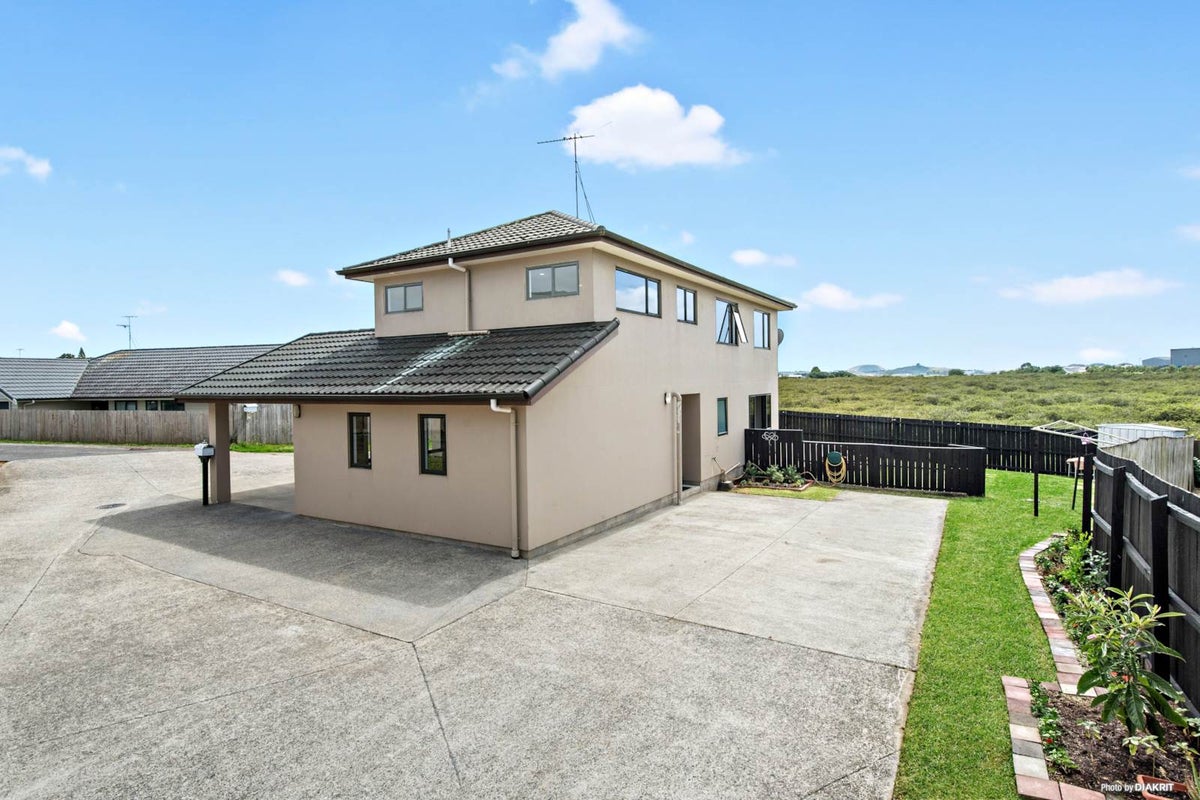 13 Tomes Lane, Favona, Auckland - Carousel 2