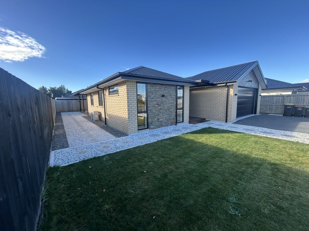 11 Agathis Crescent, Wigram, Christchurch - Carousel 2