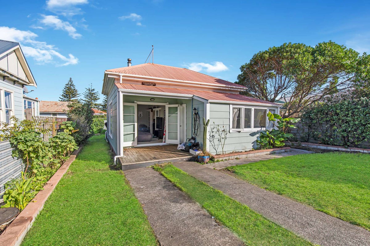 35 Karaka Street, Castlecliff, Whanganui - Carousel 1