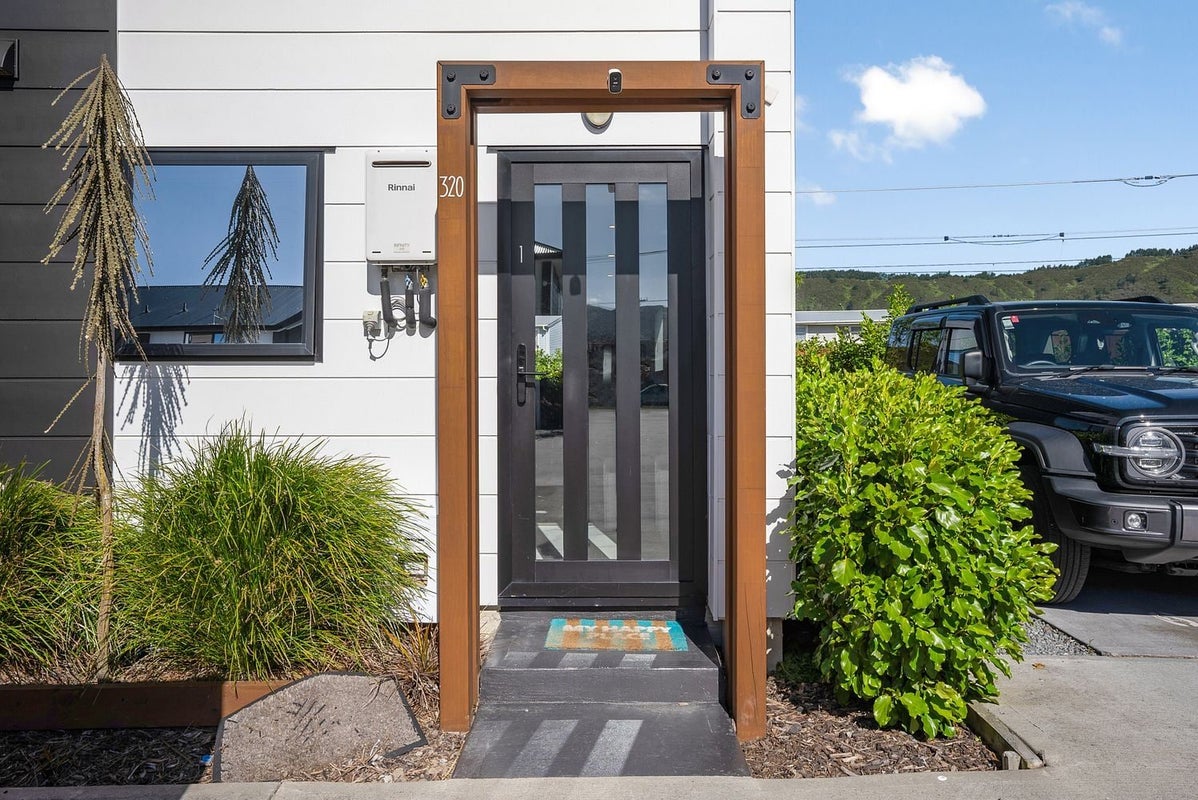 1/320 Oxford Terrace, Avalon, Lower Hutt - Carousel 2