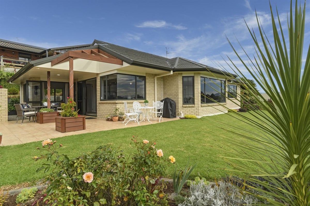 53 Hallmark Rise, Bethlehem, Tauranga - Carousel 1