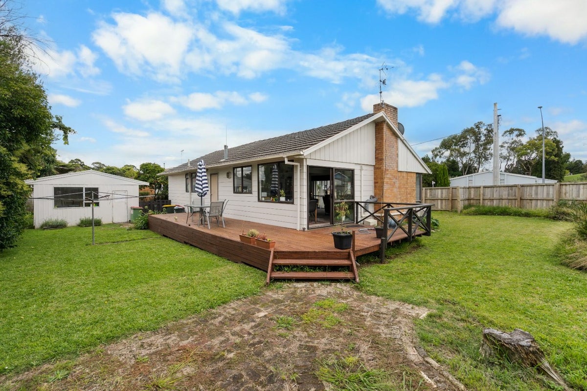 1 Snell Drive, Chartwell, Hamilton - Carousel 1