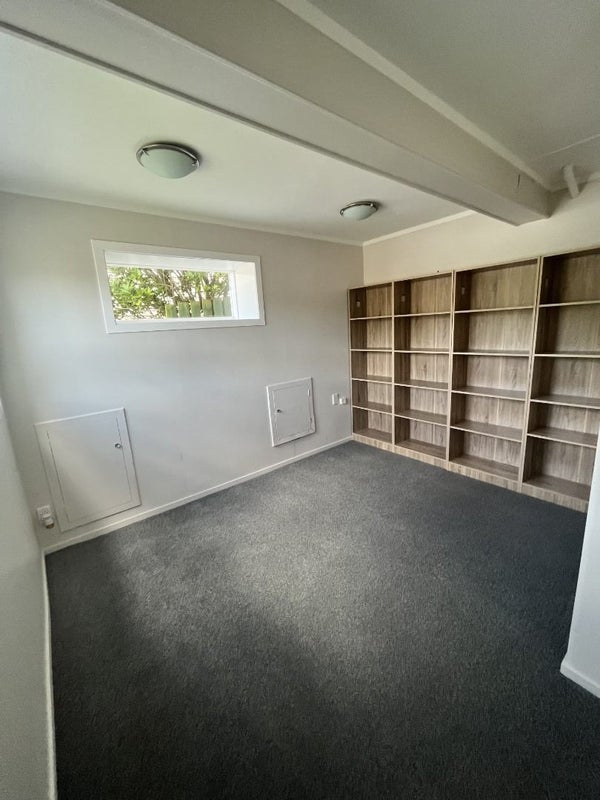 14B Zande Terrace, Tawa, Wellington - Carousel 2