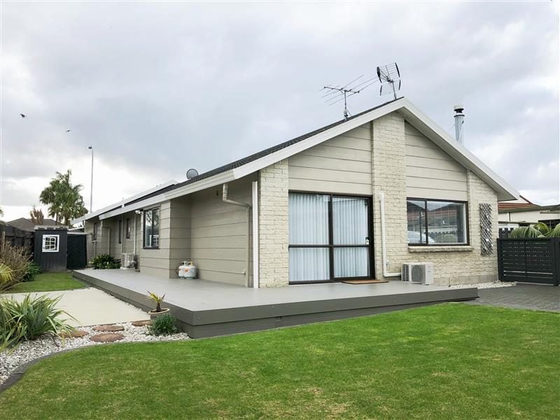 22 Sturges Road, Henderson, Auckland - Carousel 1